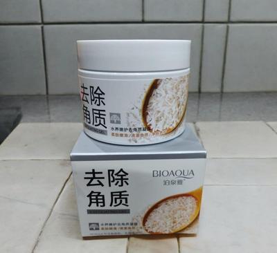 Exfoliator Facial Scrub