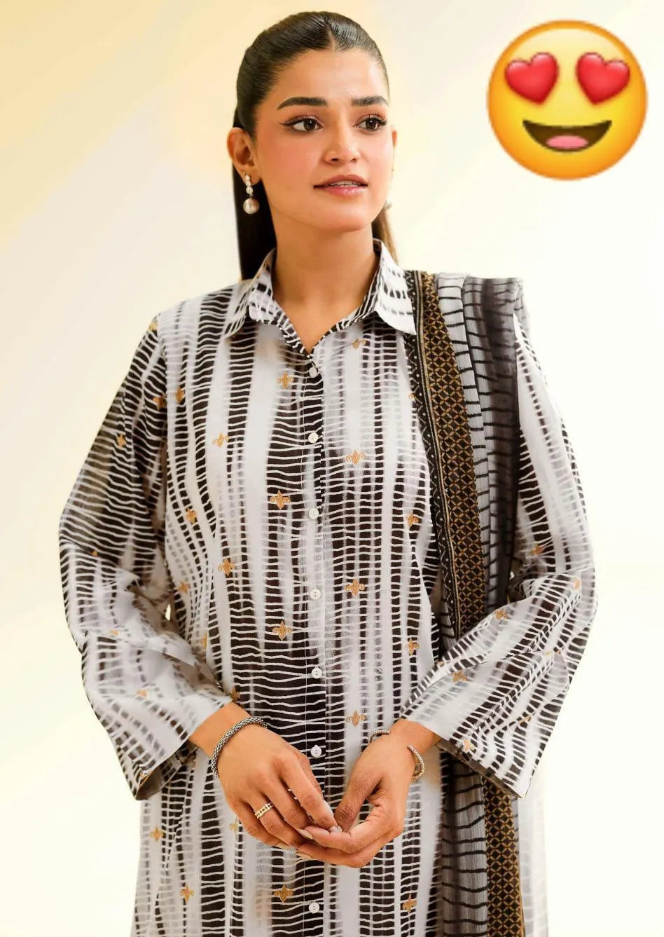 3 Piece Monar Lawn Suit for Pakistani Women Medium Large