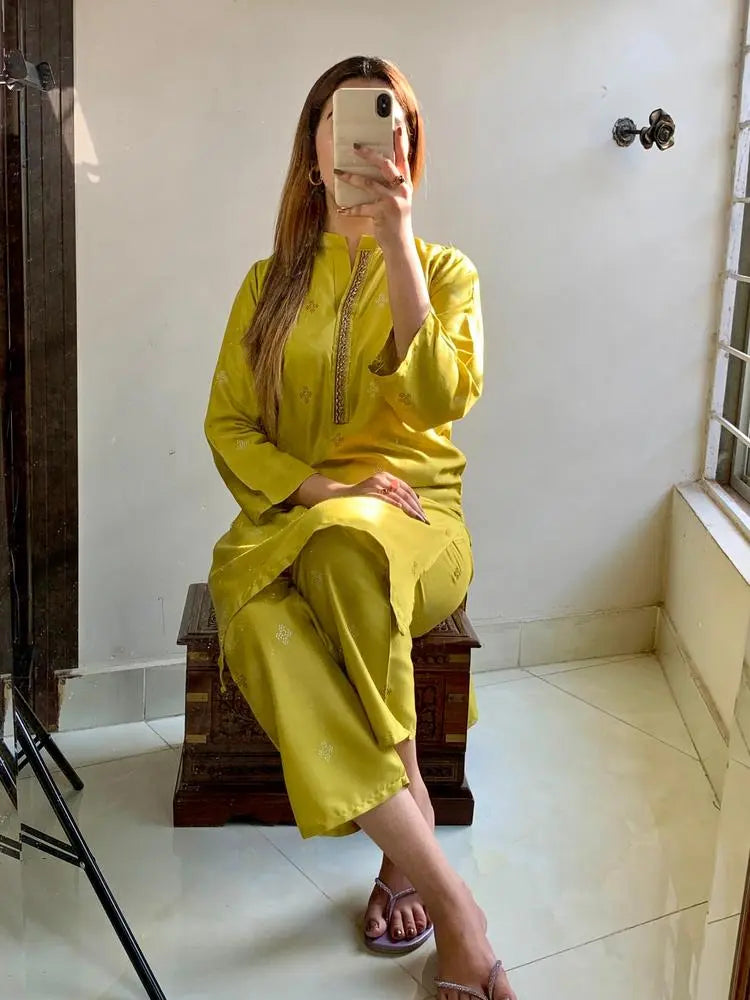 2 Pcs Women's Stitched Linen Block Printed at One Spot