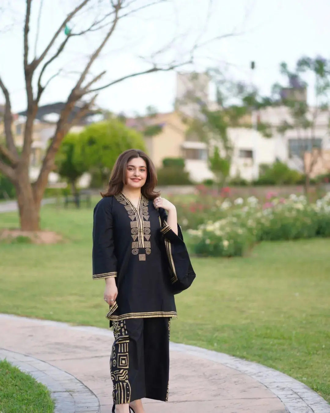 Women Stitched Linen Printed Shirt And Trouser With Handbag at One Spot