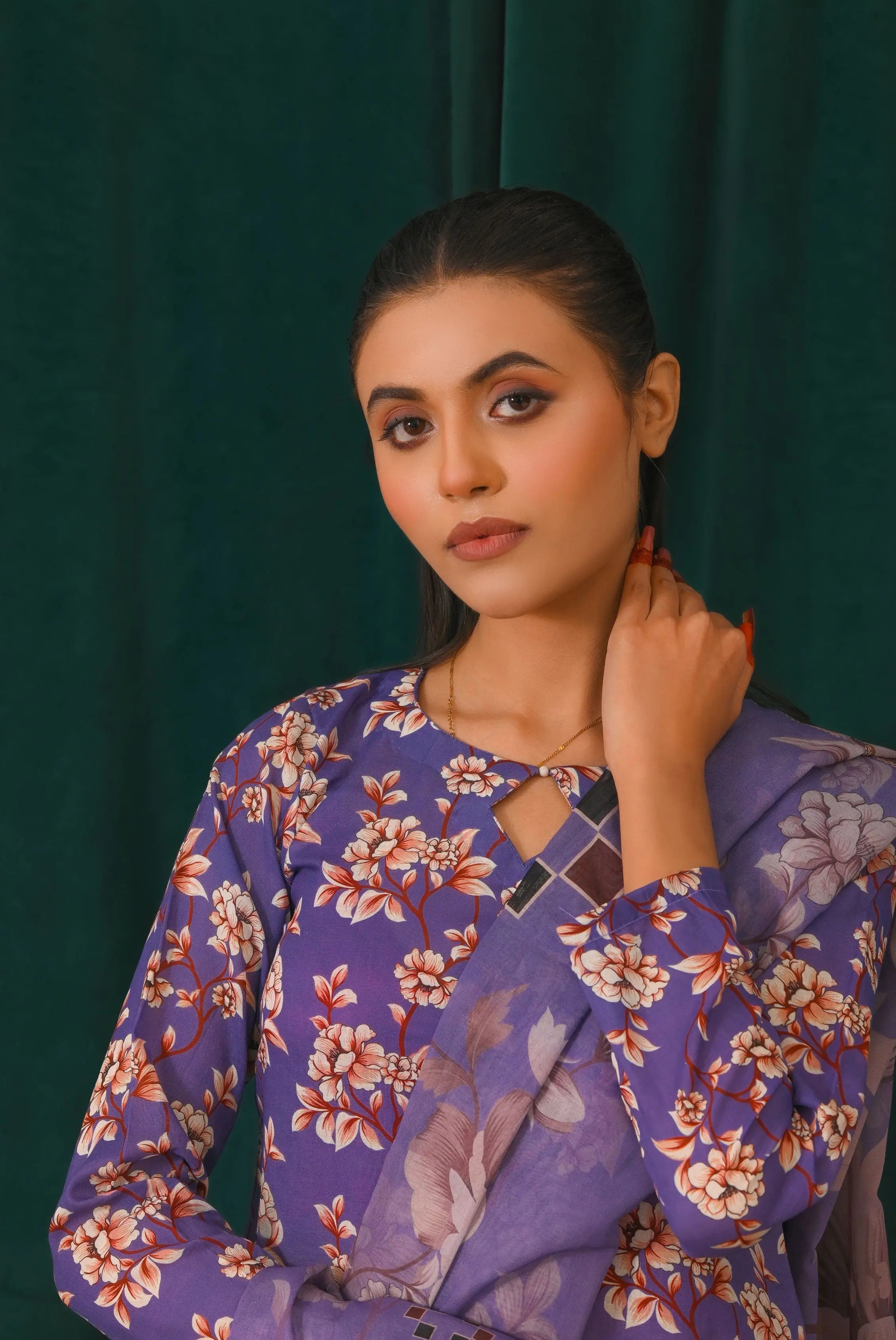 Women Unstitched Lawn Printed Suit 3Pcs | 1010-I&I-UN at One Spot