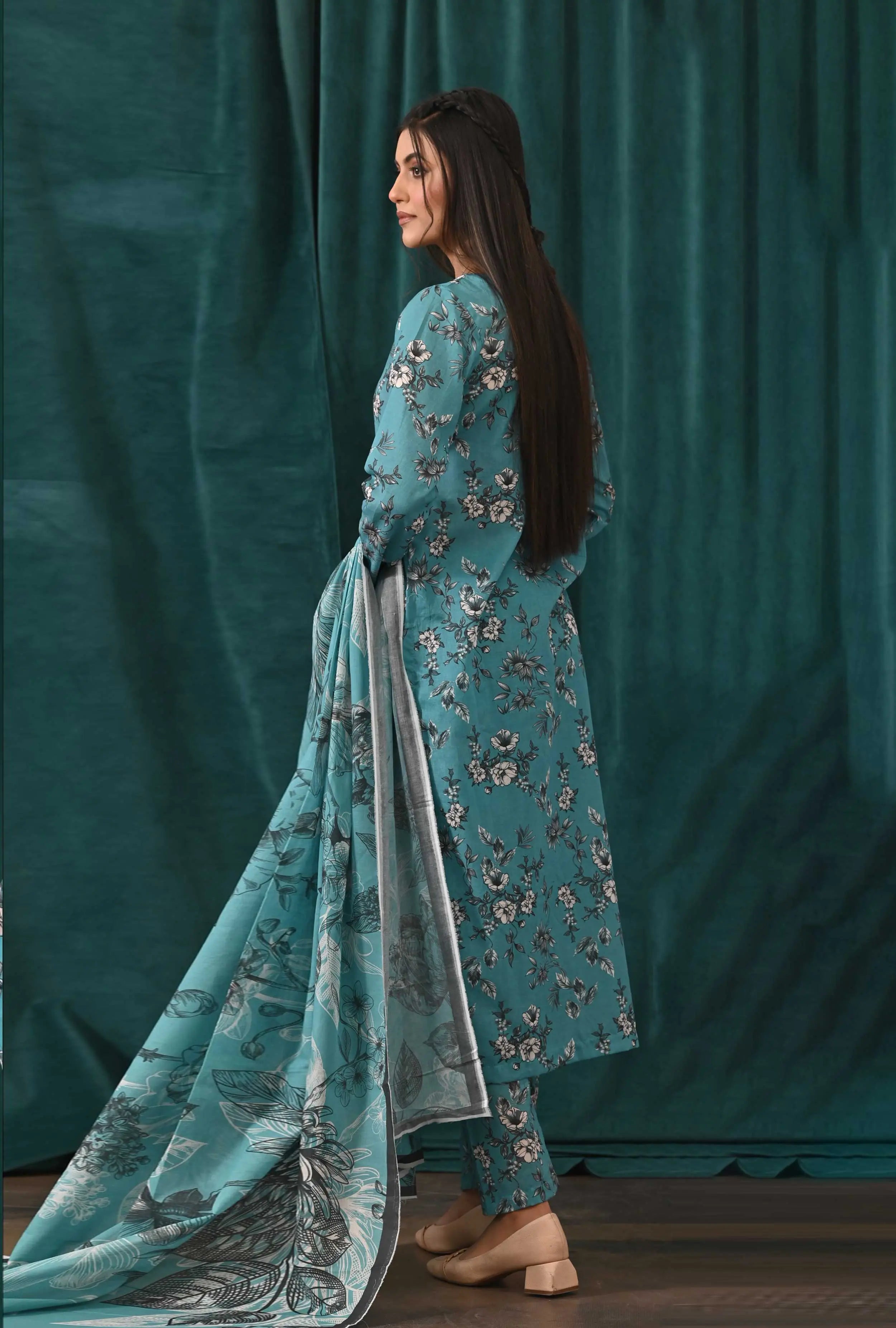 Women Unstitched Lawn Printed Suit 3Pcs | 1012-I&I-UN at One Spot