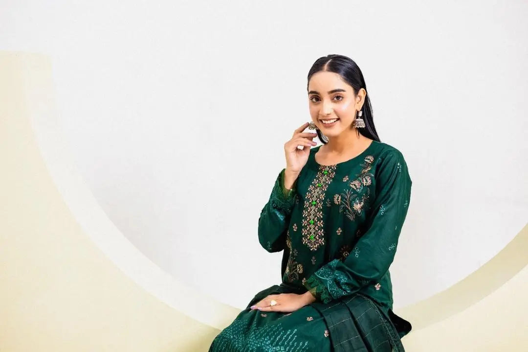 Women's Stunning Embroidered Lawn Suit - 3 Pcs at One Spot